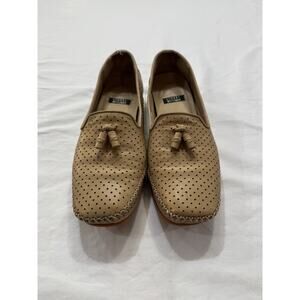 Stuart Weitzman Perforated Leather Tassel Loafers Tan Square Toe Women's 6B